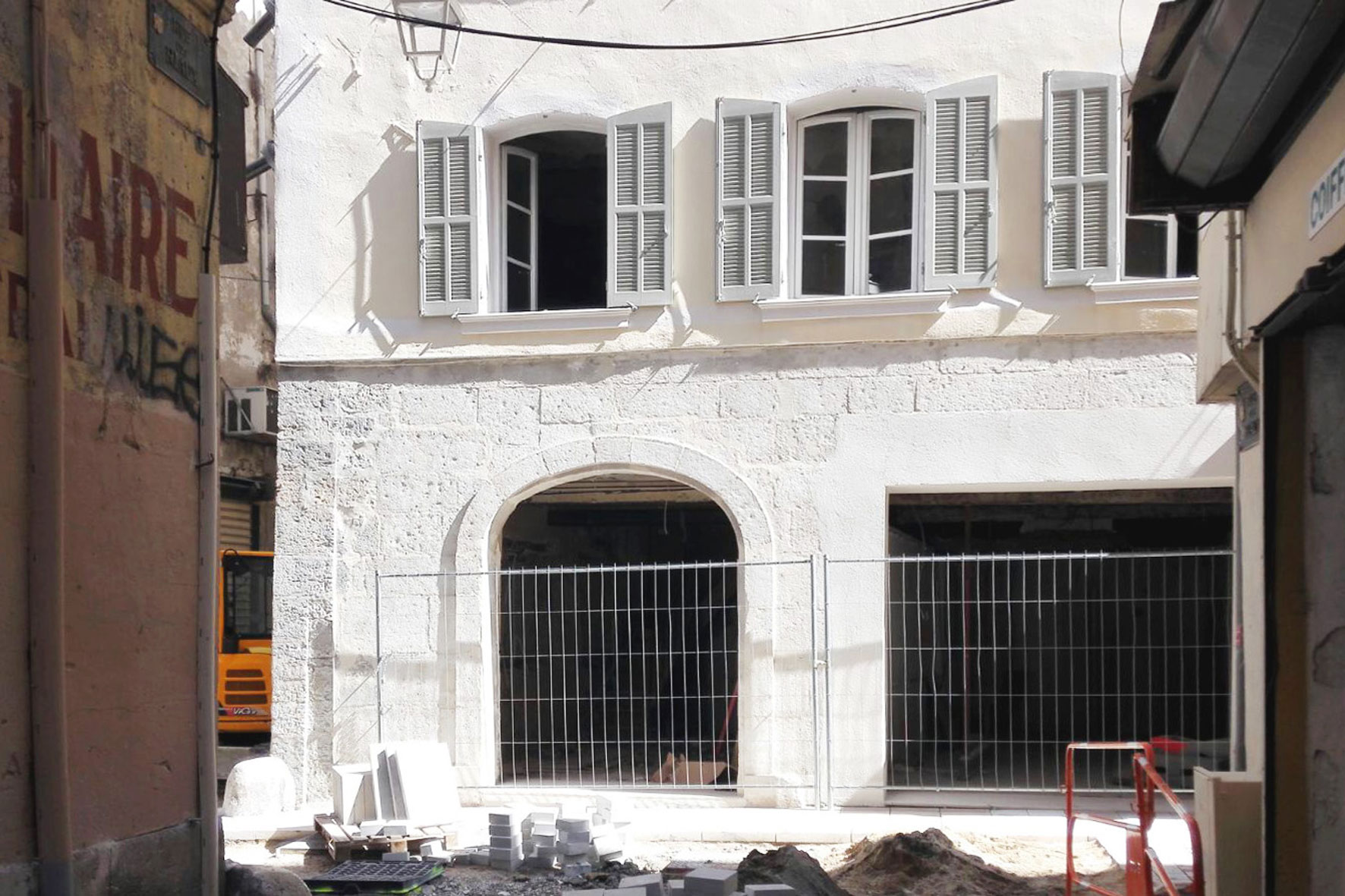 façade en cours de rénovation